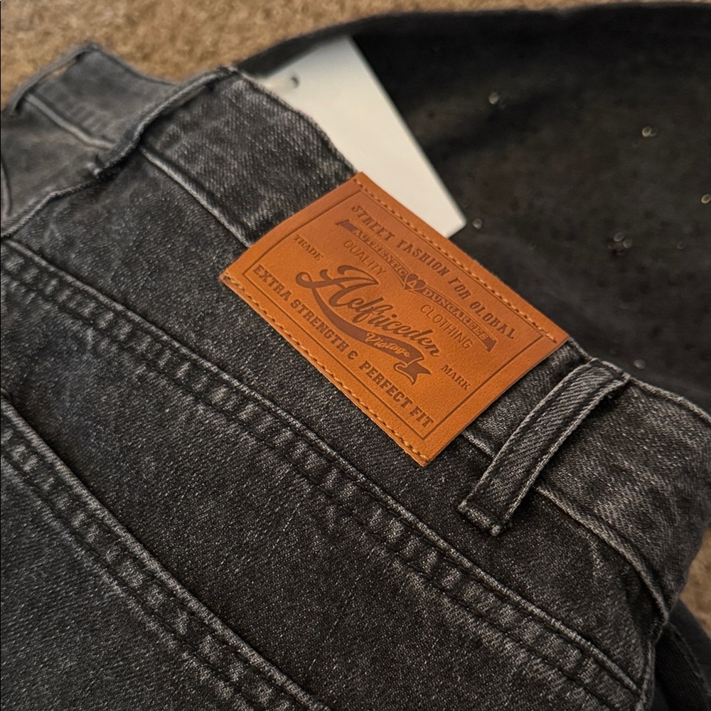 NEW WITH TAGS Aelfric Eden Rhinestone Baggy Jeans Black Size 30 - Picture 9 of 9